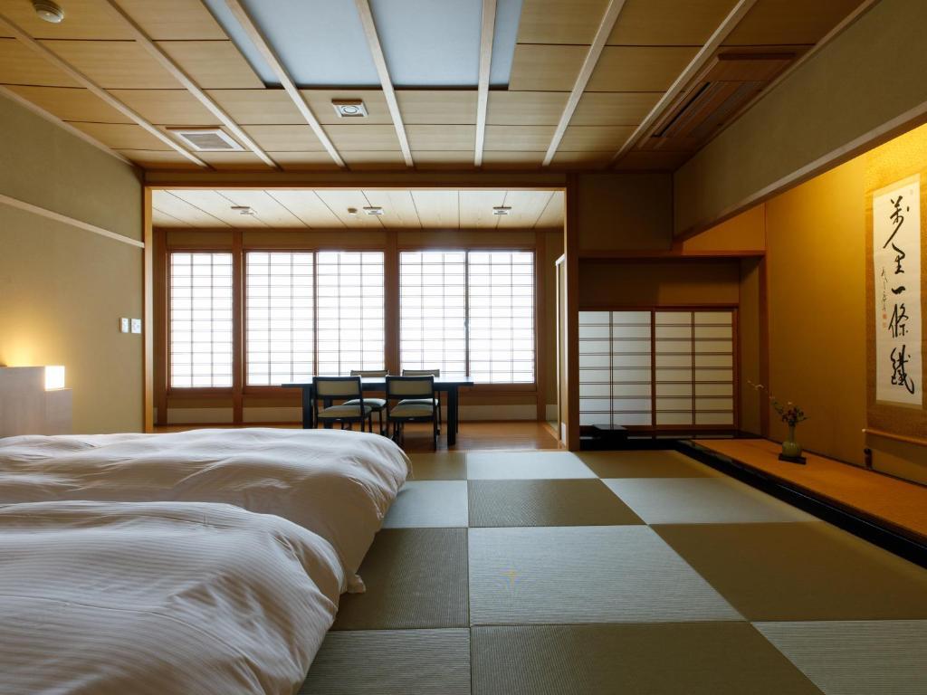 源泉かけ流し 大人の湯宿 越前あわら温泉 つるや　※ 福井