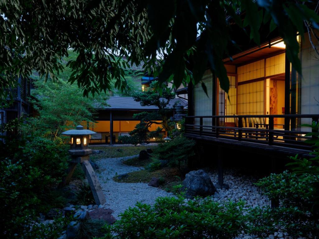 源泉かけ流し 大人の湯宿 越前あわら温泉 つるや　※ 福井