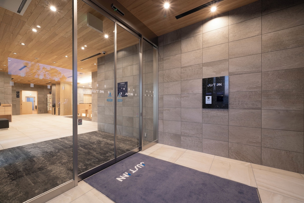 ジャストイン松阪駅前 鈴鹿