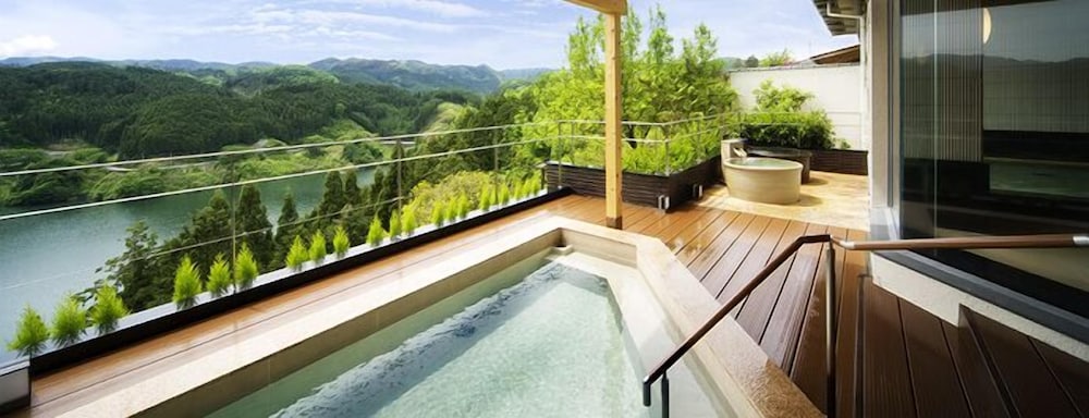 青蓮寺レークホテル 鈴鹿