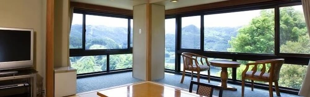 青蓮寺レークホテル 鈴鹿