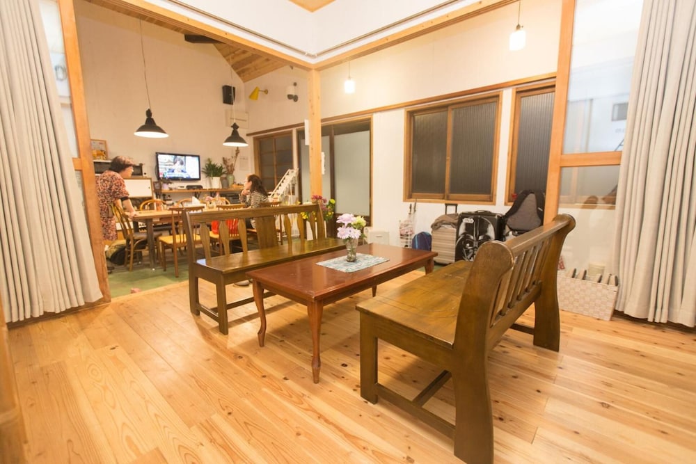 GUESTHOUSE ANT HUT 岐阜