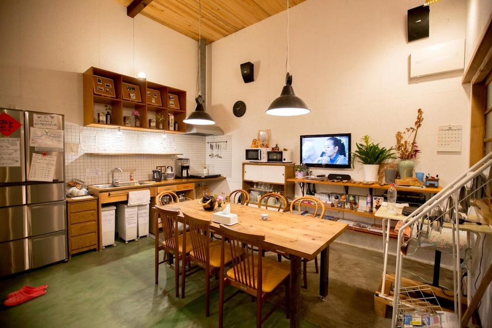 GUESTHOUSE ANT HUT 岐阜