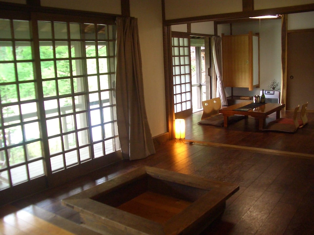 やすらぎの別邸 四季亭 甲府