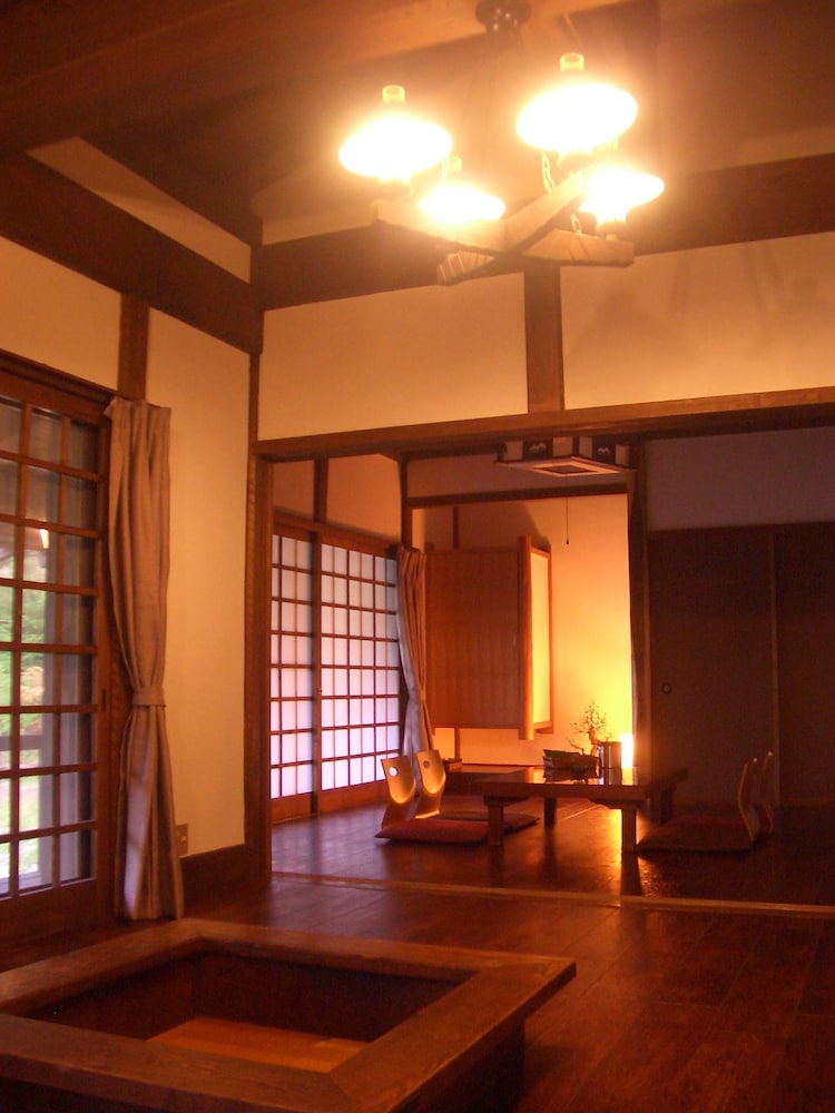 やすらぎの別邸 四季亭 甲府