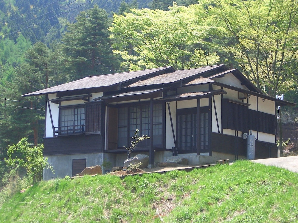 やすらぎの別邸 四季亭 甲府