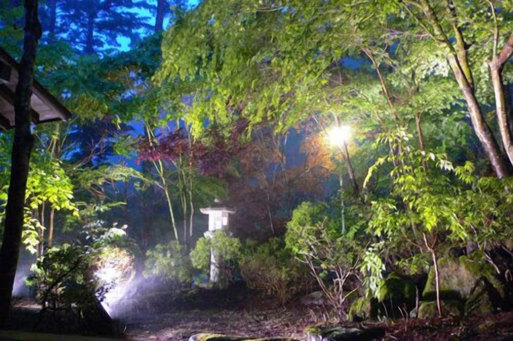 やすらぎの別邸 四季亭 甲府