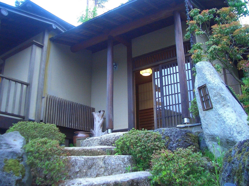 やすらぎの別邸 四季亭 甲府