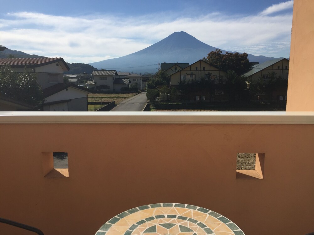 ヴィラ アンソレイユ 甲府