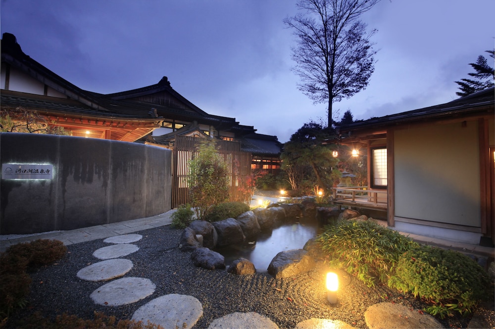 河口湖 温泉寺 夢殿 甲府