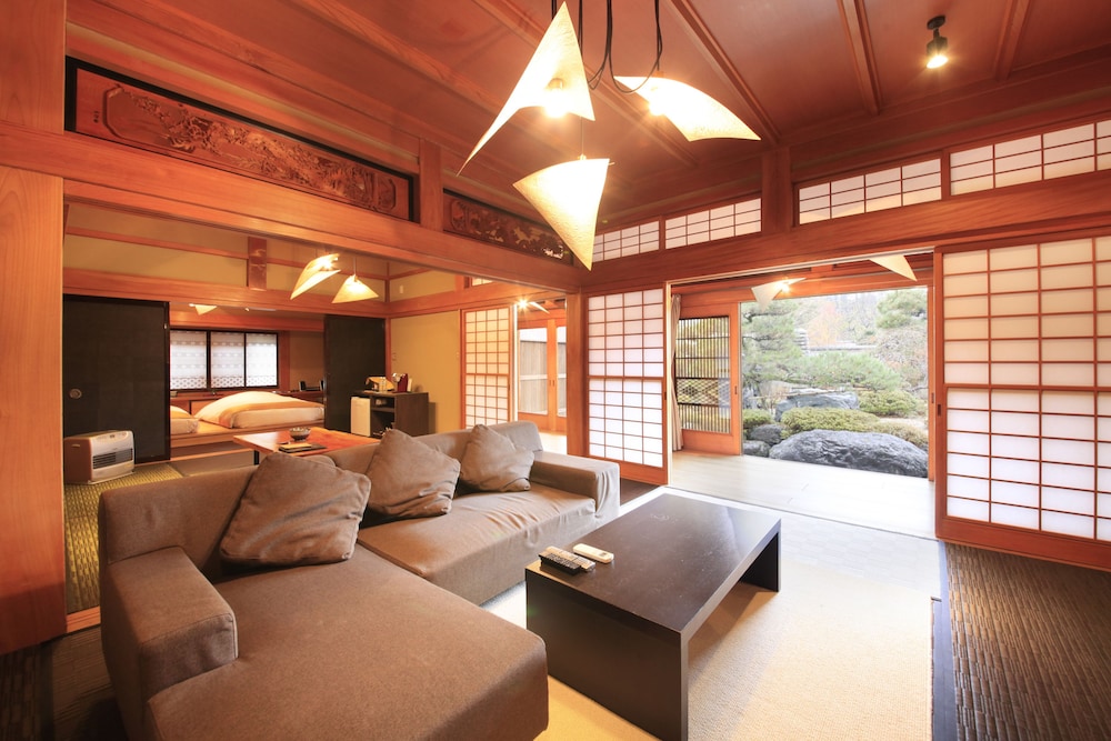 河口湖 温泉寺 夢殿 甲府