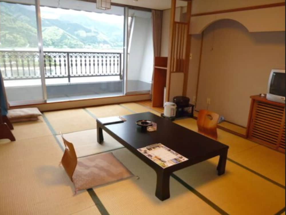 レイクランドホテル みづのさと 甲府