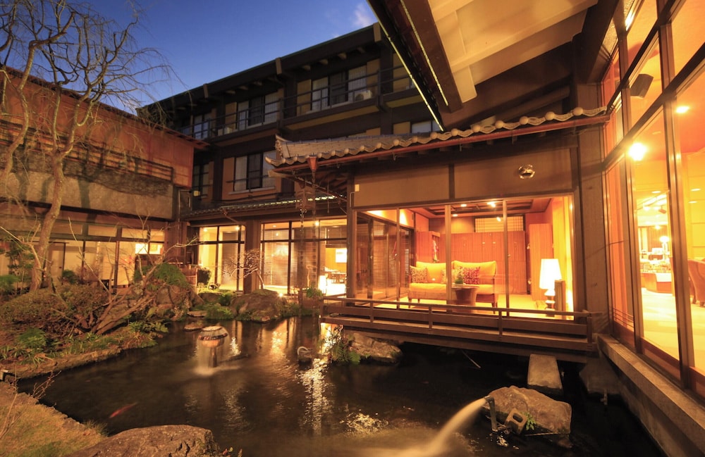 糸柳こやど ゆわ 甲府