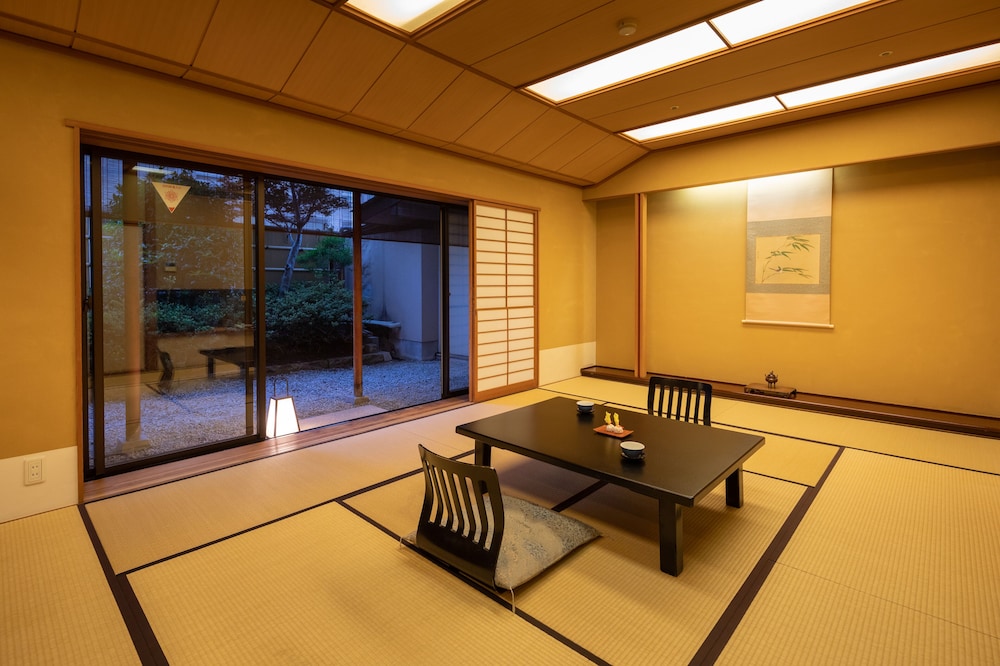 ホテル 談露館 甲府