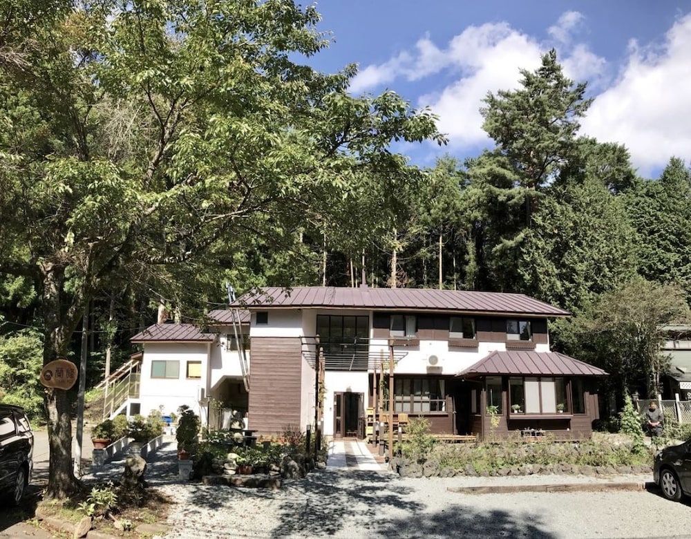 ペンション 蘭峰 甲府