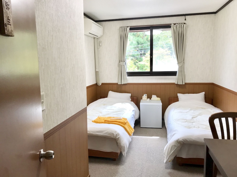 ペンション 蘭峰 甲府