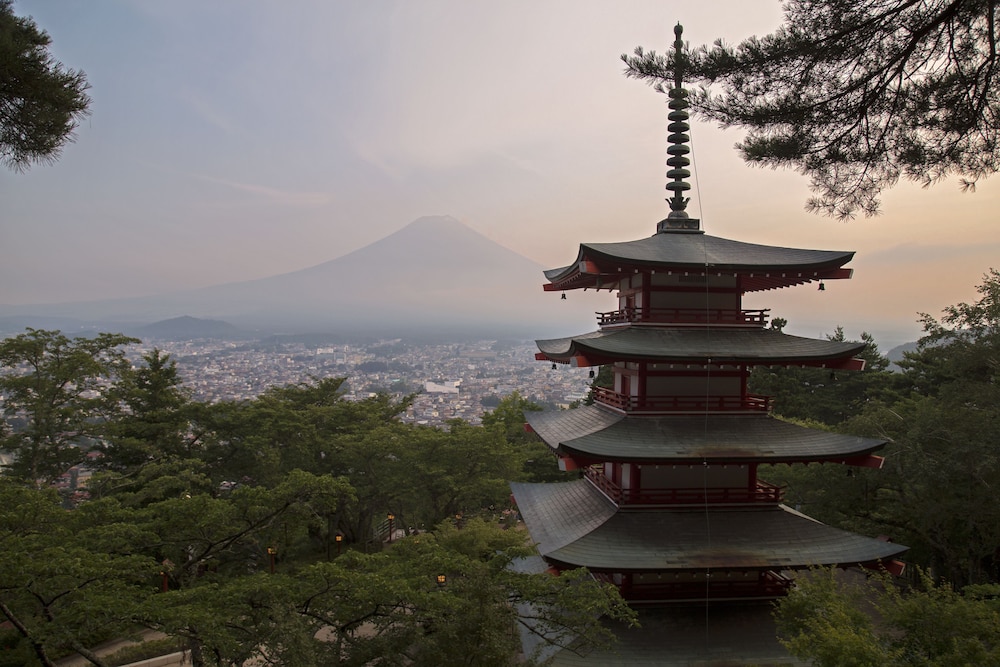 JINYA 富士河口湖 甲府