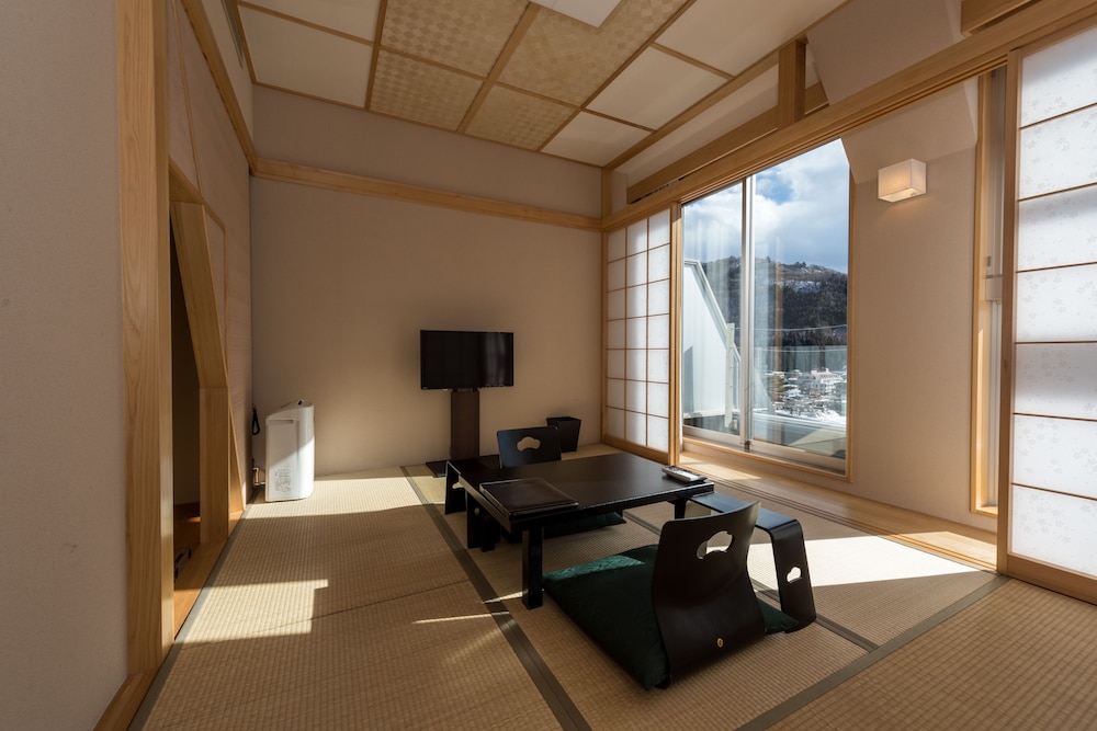 湖のホテル 甲府
