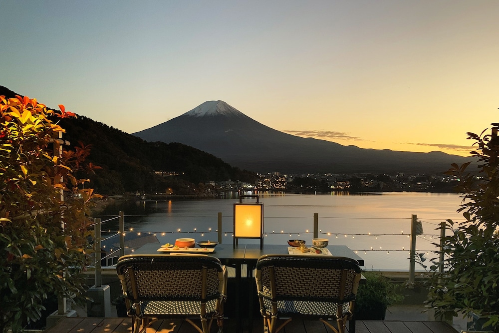 湖のホテル 甲府