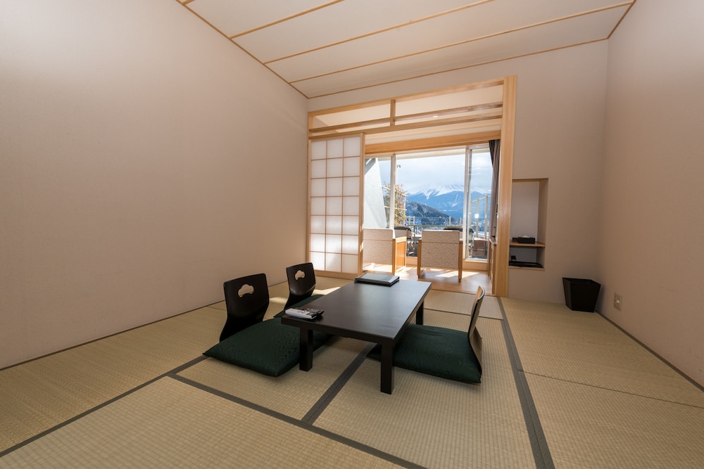 湖のホテル 甲府