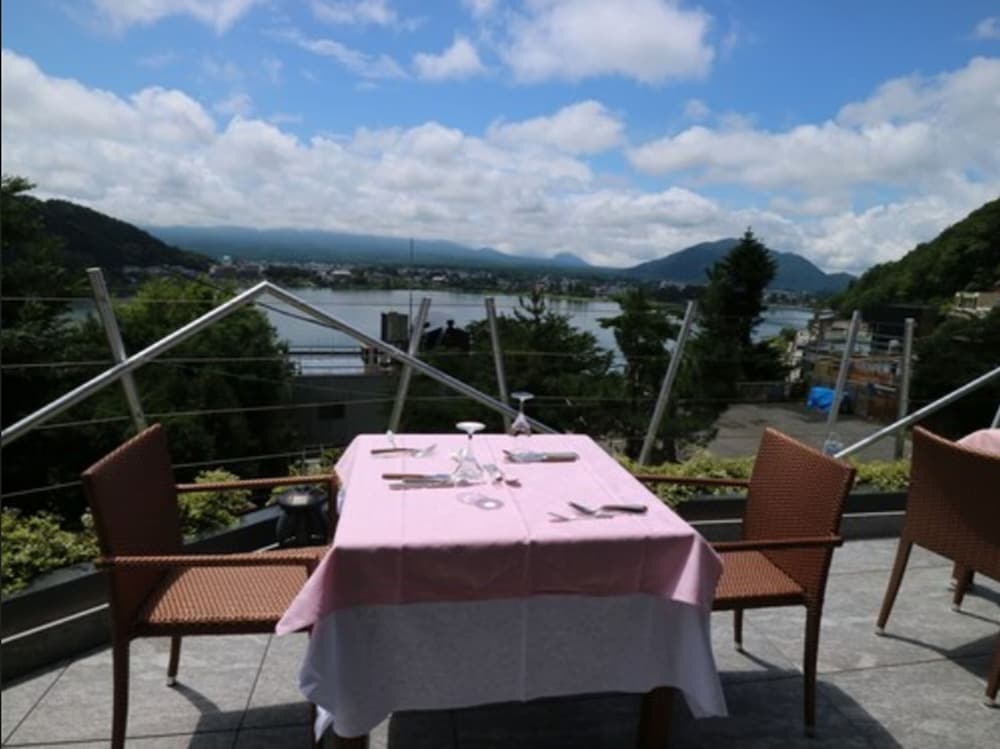 湖のホテル 甲府