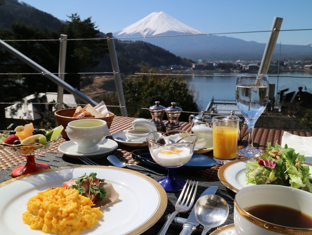 湖のホテル 甲府