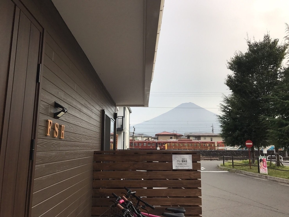 FUJI SCENIC HOUSE73 甲府