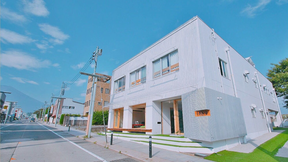 ホステル 1889 甲府