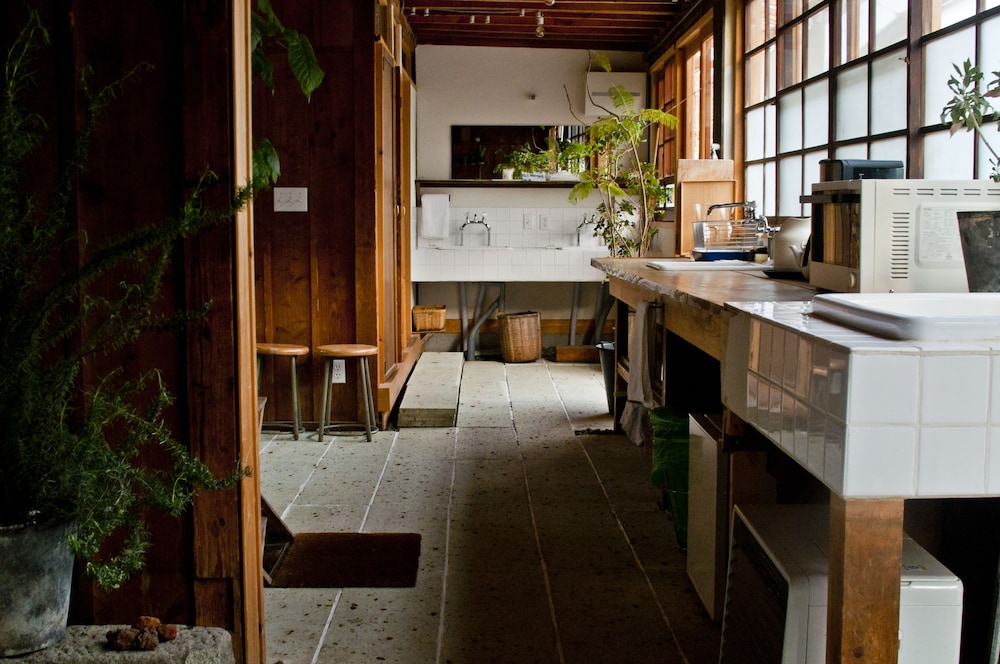 SARUYA HOSTEL 甲府