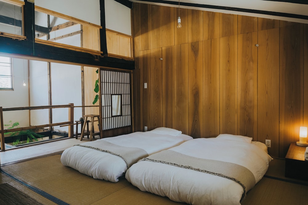 SARUYA HOSTEL 甲府