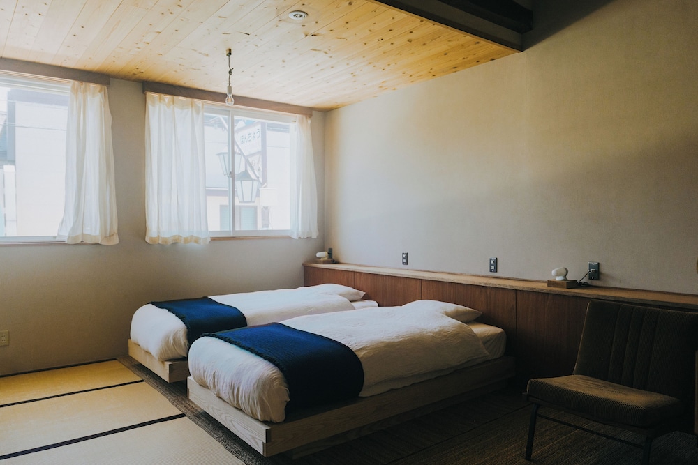 SARUYA HOSTEL 甲府
