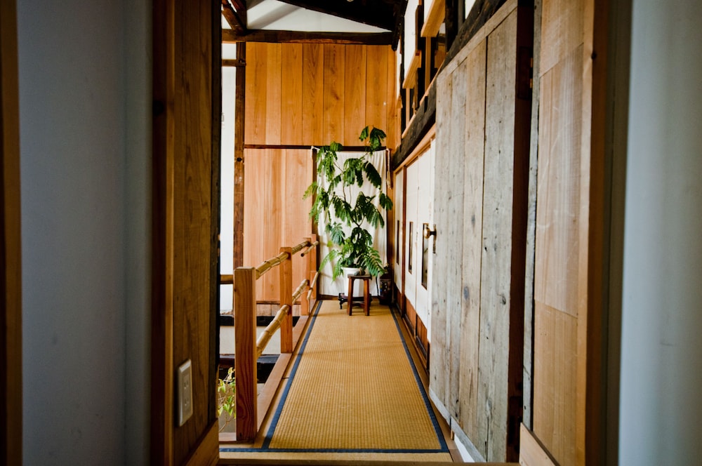SARUYA HOSTEL 甲府