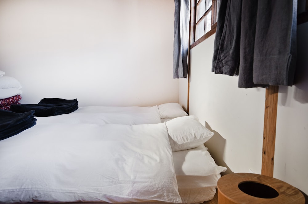SARUYA HOSTEL 甲府