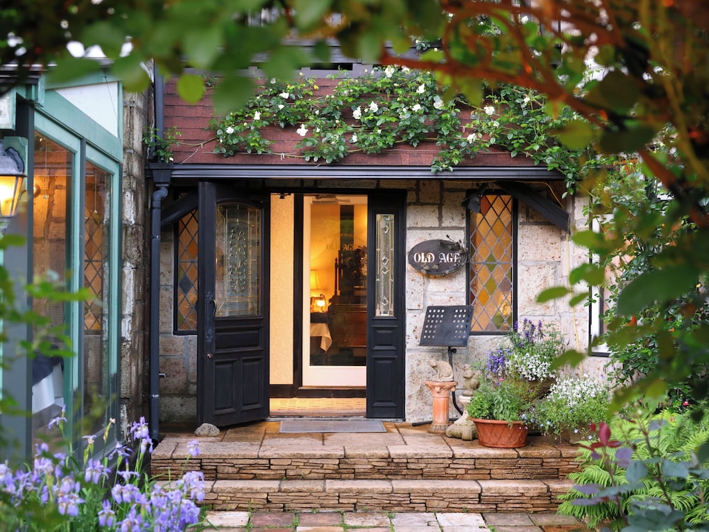 プチホテル＆レストラン オールドエイジ 甲府