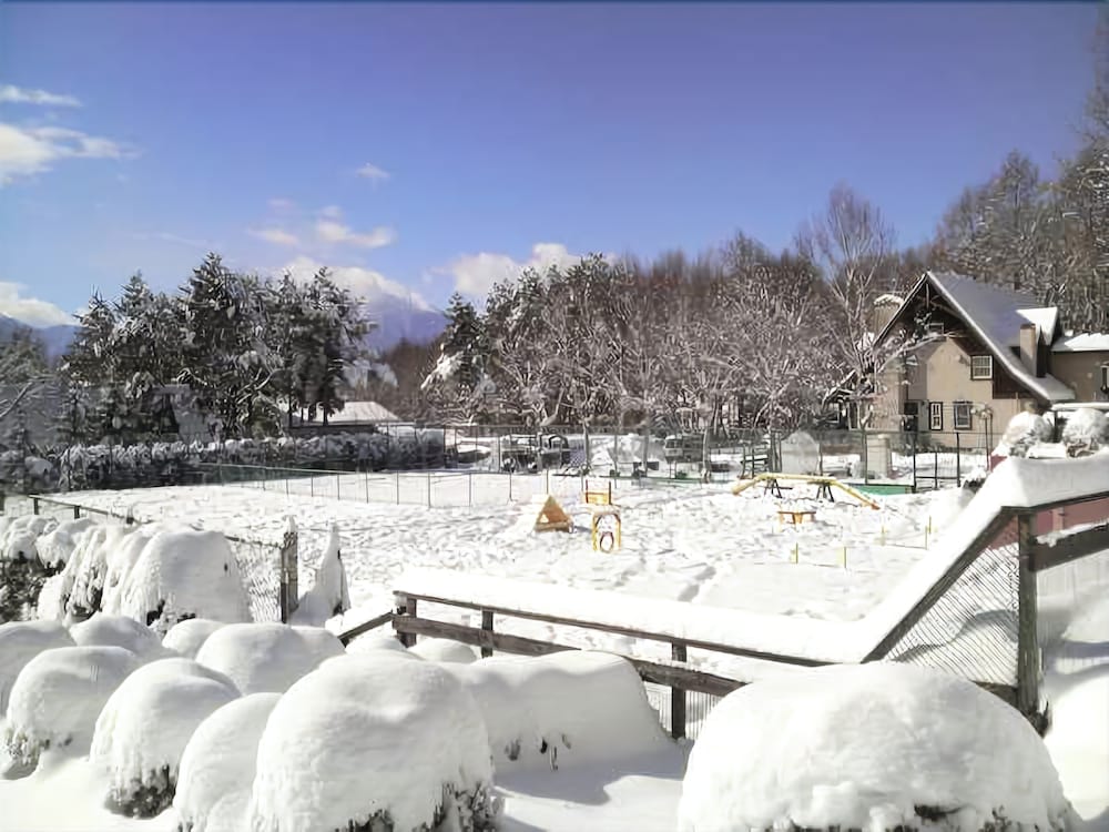 YATSUGATAKE WANWAN PARADISE 甲府
