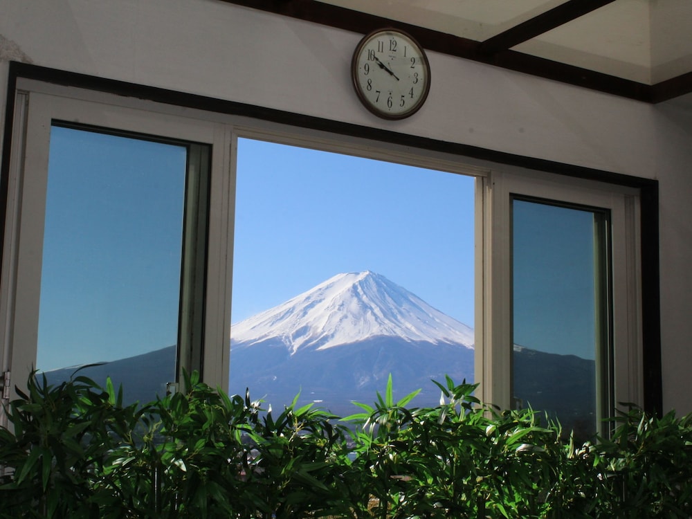 富士山と河口湖を望む高台の宿 クレッシェンド 甲府