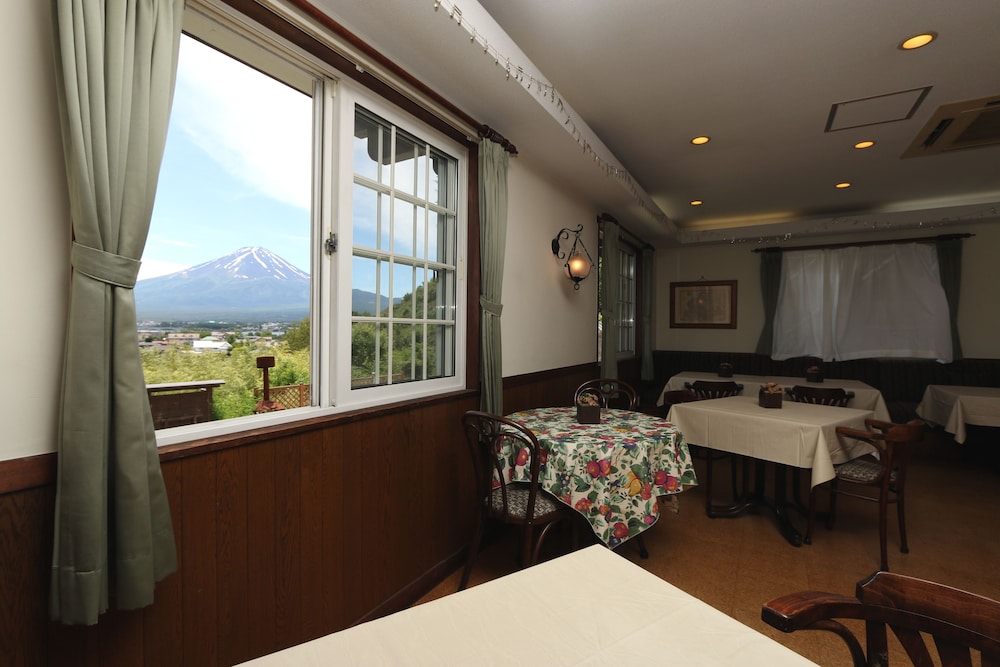 富士山と河口湖を望む高台の宿 クレッシェンド 甲府