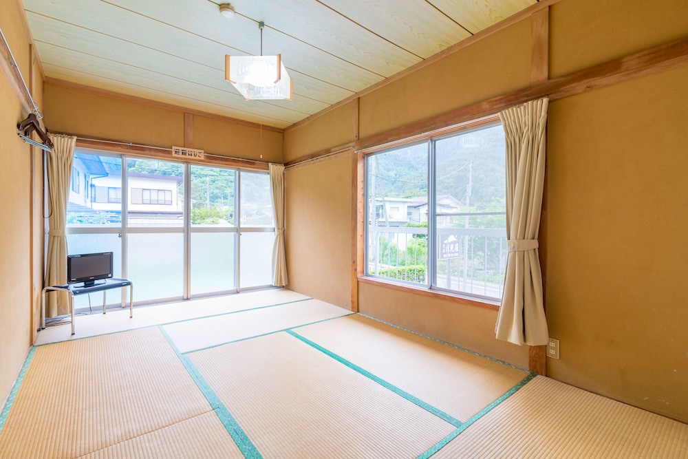 民宿 月見屋 甲府