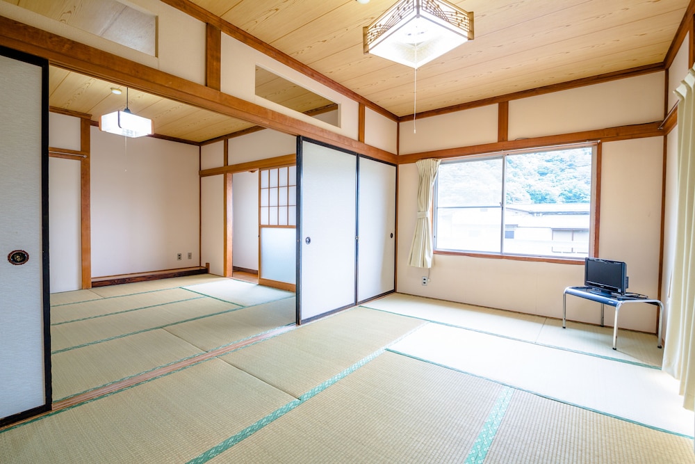 民宿 月見屋 甲府