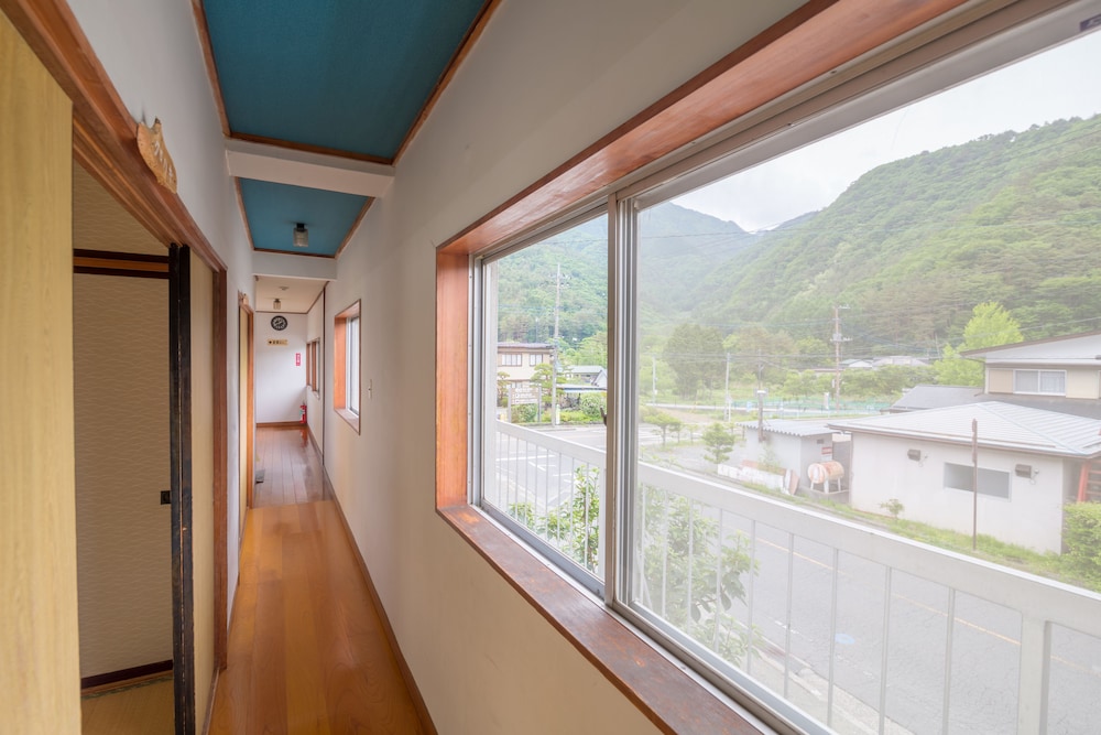 民宿 月見屋 甲府