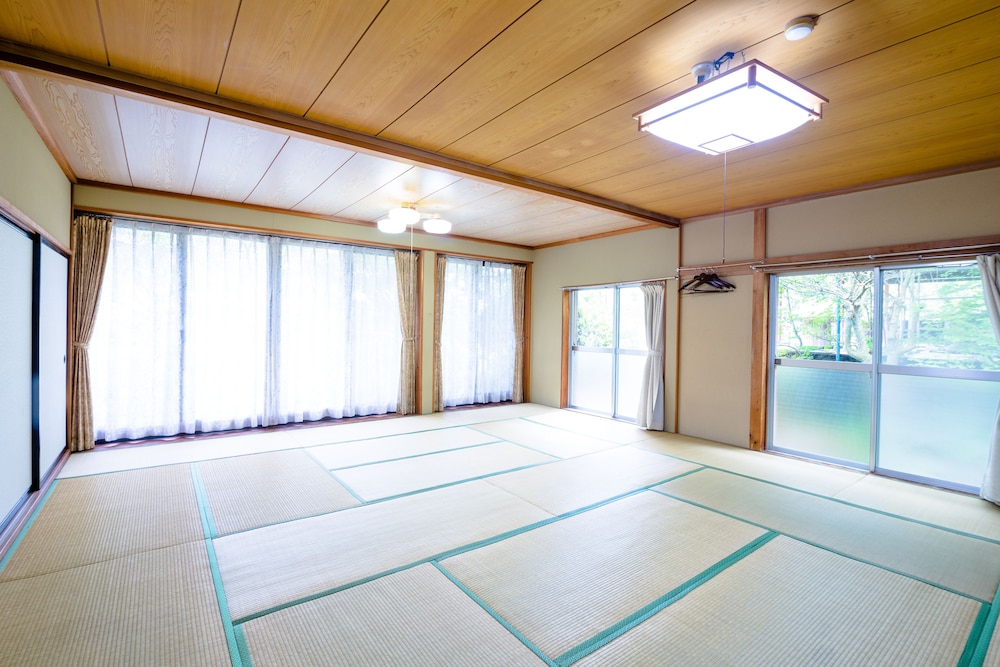 民宿 月見屋 甲府