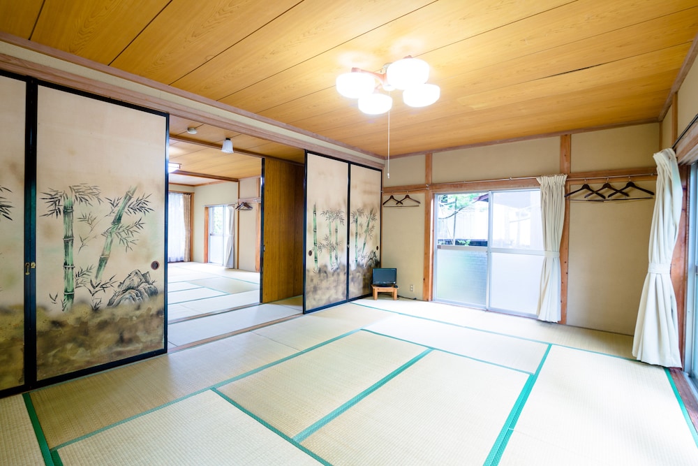 民宿 月見屋 甲府