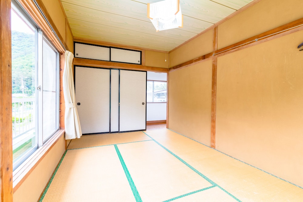 民宿 月見屋 甲府