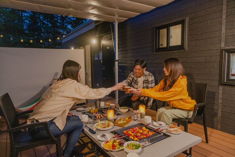 セルフINNグランピングトレーラー ツーリストヴィラ河口湖 甲府