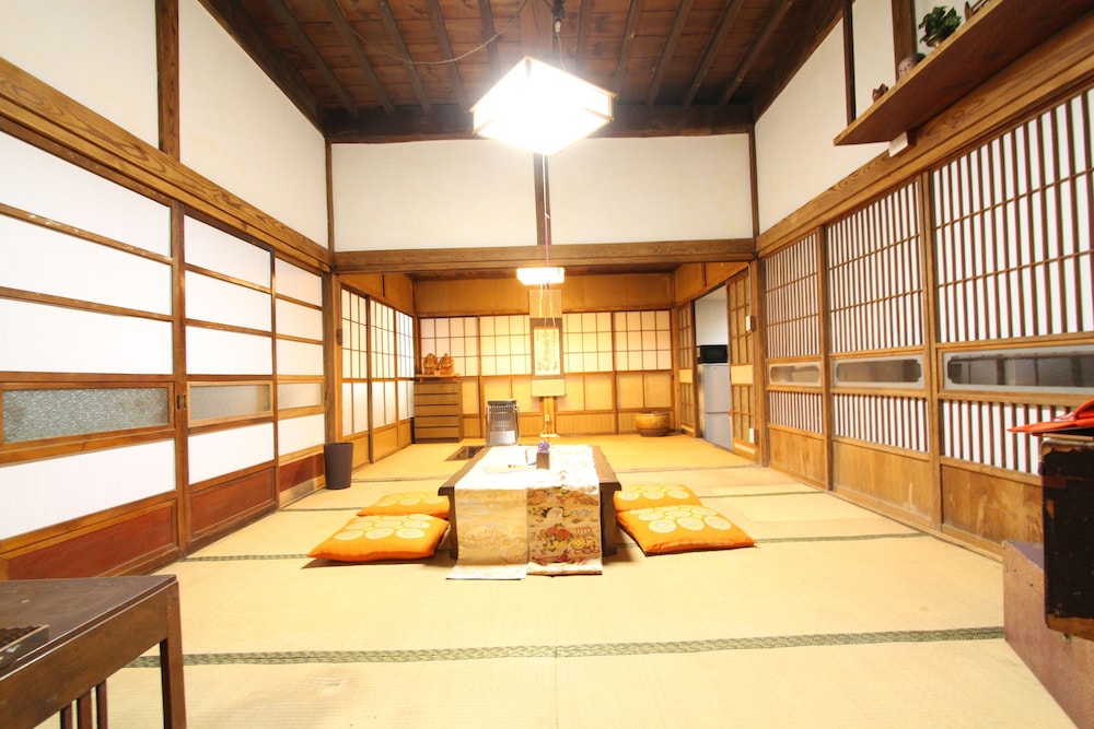 FUJI SAKURA HOUSE 甲府