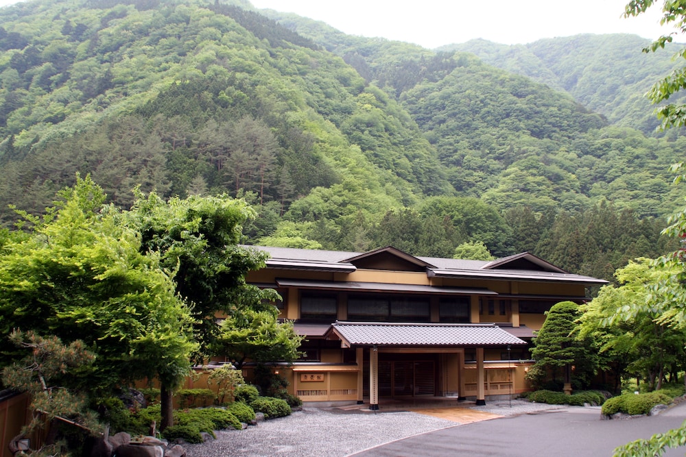 西山温泉 慶雲館 甲府