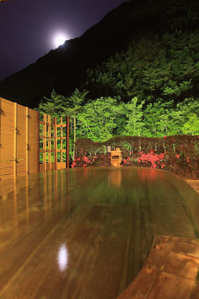 西山温泉 慶雲館 甲府