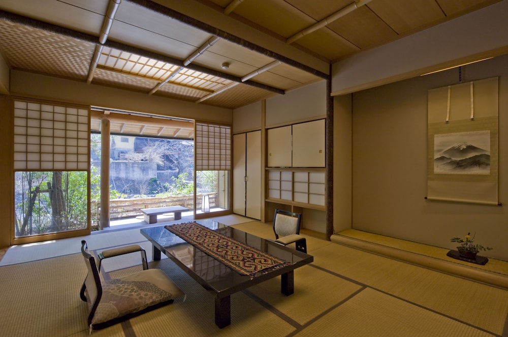 西山温泉 慶雲館 甲府