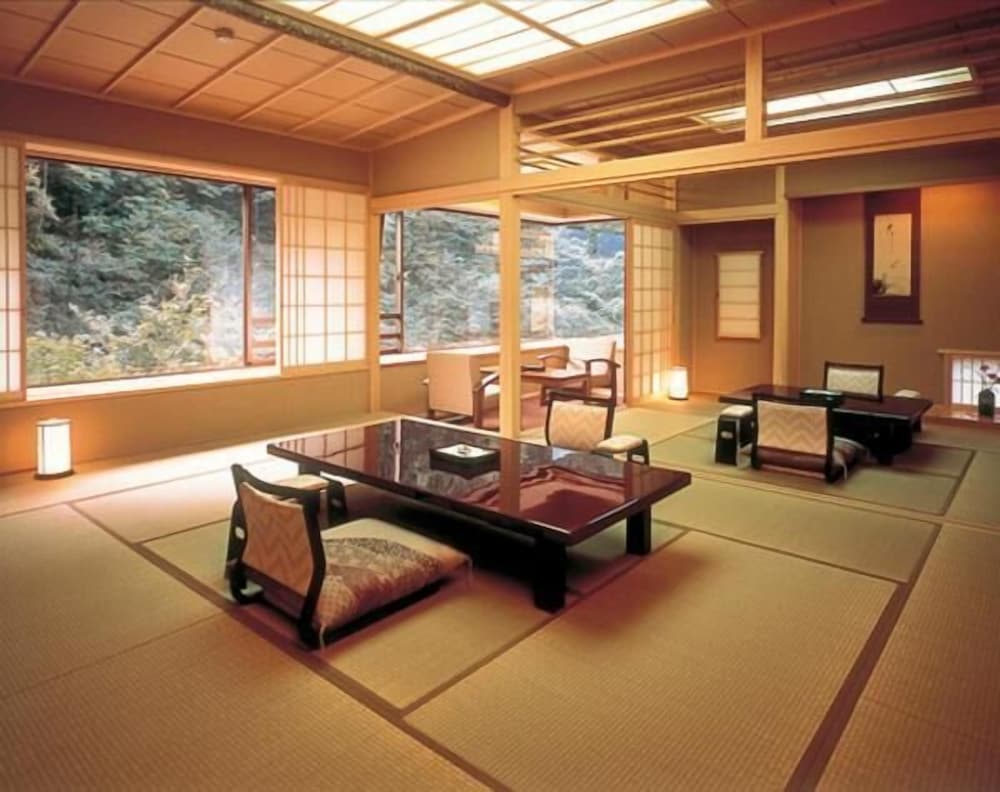 西山温泉 慶雲館 甲府