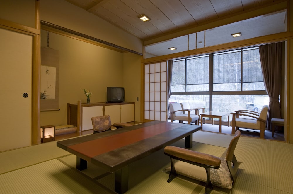 西山温泉 慶雲館 甲府